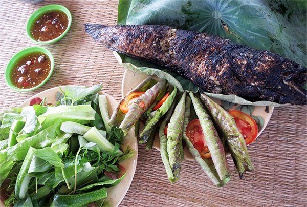 Roasted fish, a famous dishes in Dong Thap Muoi