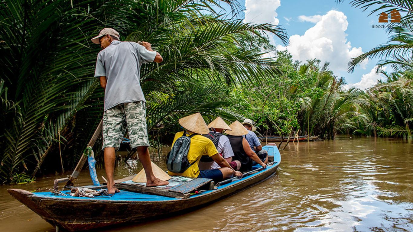 Take a sampan tour in Chau Doc