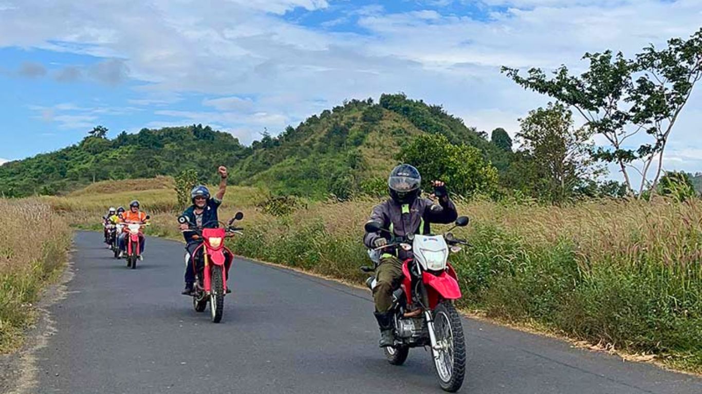 Travel from Can Tho to Saigon by motorbike